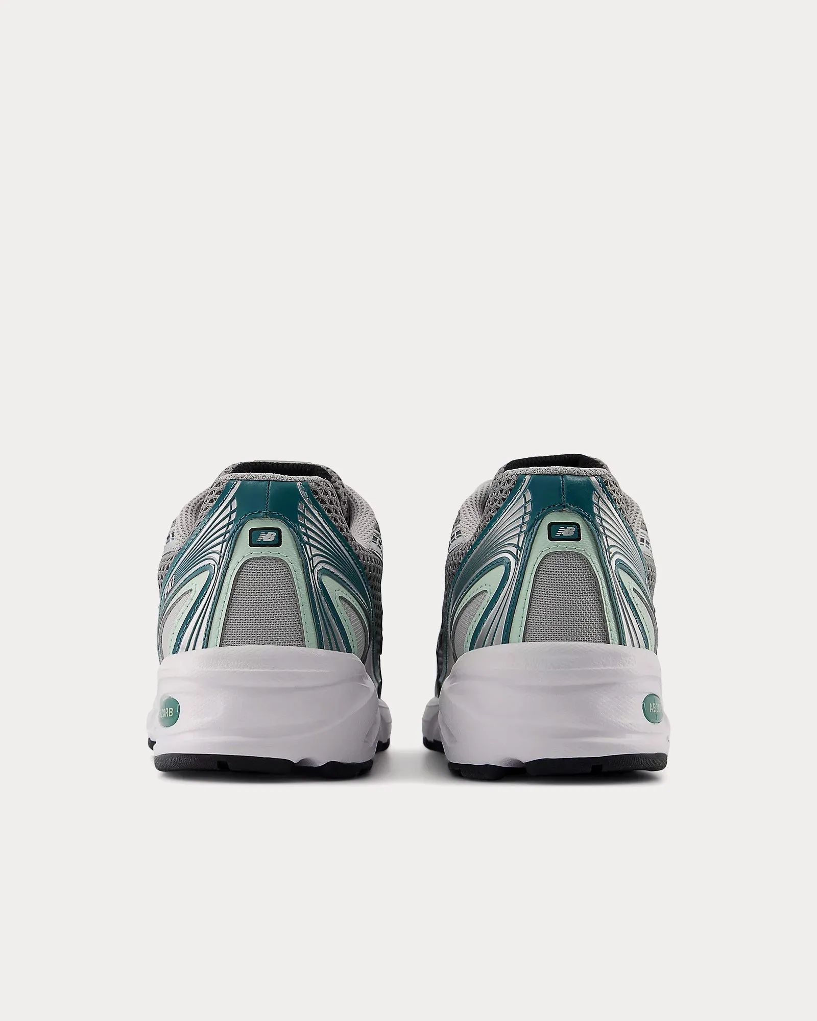 740 Silver Metallic / New Spruce / Clay Ash Low Top Sneakers