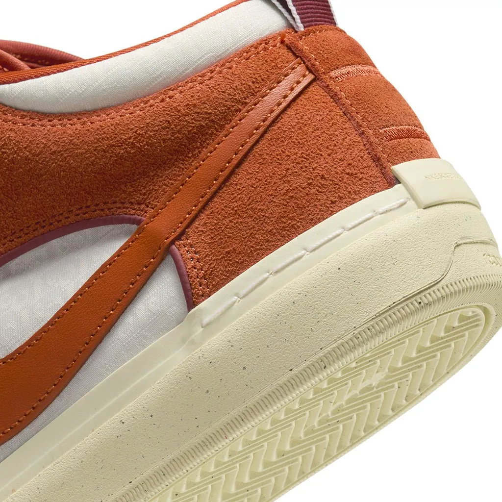 React Leo - Dark Russet/Dark Russet-White-Dark Pony