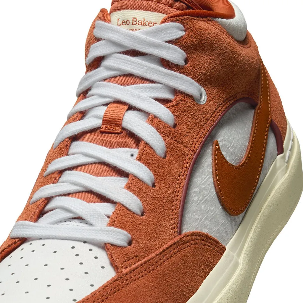 React Leo - Dark Russet/Dark Russet-White-Dark Pony