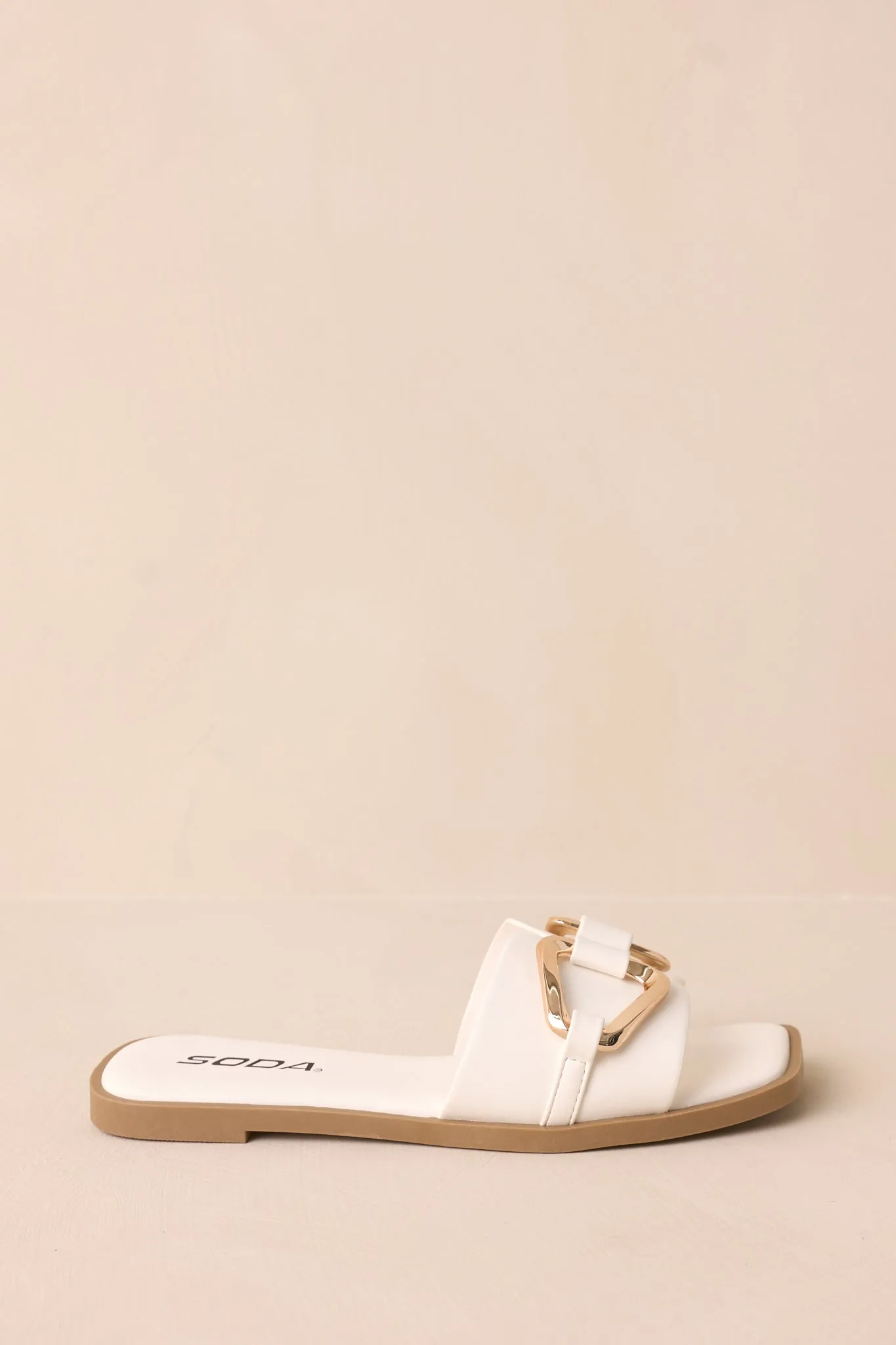 Stepping Stones White & Gold Sandals
